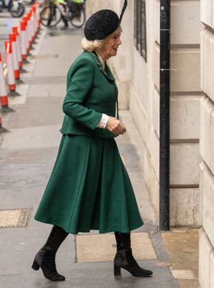 February 10, 2026, London, England, United Kingdom: Queen CAMILLA arrives at St BrideÃ¢â‚¬â ¢s Church in London to attend a service 650th anniversary of Guild of St Bride. London United Kingdom - ZUMAs262 20260210_zip_s262_007 Copyright: xTayfunxSalcix