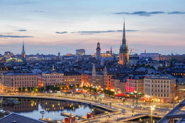 Sweden, Stockholm, Tourism Sweden, Stockholm, Kornhamnstorg (Grain Harbour Square) is a public square in Gamla stan, the old town in central Stockholm. Panoramic view Stockholm s downtown waterfront and old buildings, Credit:Fabio Mazzarella Avalon Sweden, Sweden, Stockholm  Copyright: xFabioxMazzarellax xAvalonx 1073645200