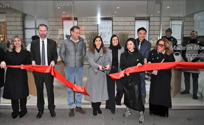 Milan, Italy The Luxury Icons inauguration and presentation at the MonteNapoleone District, the initiative included in the program of the Cultural Olympics of Milan Cortina 2026. In the photo: institutional ribbon cutting with Alessia Cappello, Councilor for Economic Development and Labor Policies of the Municipality of Milan, Guglielmo Miani, president of MonteNapoleone district, Barbara Ricci, CEO of Giorgio Linea, Annalisa Cardinale, director of RODO, Stefano Mologni, Chen Man, photographer of the exhibition with other event organizers.  Copyright: xNickxZonnax xipa-agency.netx xNickxZonnax IPA_Agency_IPA71223123
