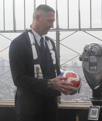 RECORD DATE NOT STATED Marco Materazzi, Kate Barton and Imad Izemrane, light the Empire State Building. (NEW) Marco Materazzi, Kate Barton and Imad Izemrane, light the Empire State Building. February 10, 2026, New York, USA: Marco Materazzi, former soccer player and manager along with Kate Barton, fashion designer and Imad Izemrane, Co-Founder and Chief Executive Officer of N4XT Experiences light the Empire State Building in partnership with N4XT Experiences to kick off New York Fashion Week. Credit: Niyi Fote Thenews2 (Foto: Niyi Fote Thenews2 imago images) Marco Materazzi, Kate Barton and Imad Izemrane, light the Empire State Building. Copyright: xNiyixFotex