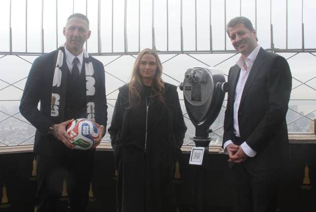 RECORD DATE NOT STATED Marco Materazzi, Kate Barton and Imad Izemrane, light the Empire State Building. (NEW) Marco Materazzi, Kate Barton and Imad Izemrane, light the Empire State Building. February 10, 2026, New York, USA: (L-R) Marco Materazzi, former soccer player and manager along with Kate Barton, fashion designer and Imad Izemrane, Co-Founder and Chief Executive Officer of N4XT Experiences light the Empire State Building in partnership with N4XT Experiences to kick off New York Fashion Week. Credit: Niyi Fote Thenews2 (Foto: Niyi Fote Thenews2 imago images) Marco Materazzi, Kate Barton and Imad Izemrane, light the Empire State Building. Copyright: xNiyixFotex