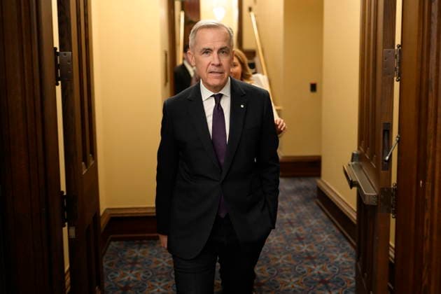 February 10, 2026, Ottawa, On, Canada: Prime Minister Mark Carney makes his way to Question Period on Parliament Hill in Ottawa, Tuesday, Feb.10, 2026. Ottawa Canada  - ZUMAc35_ 20260210_zaf_c35_142 Copyright: xAdrianxWyldx
