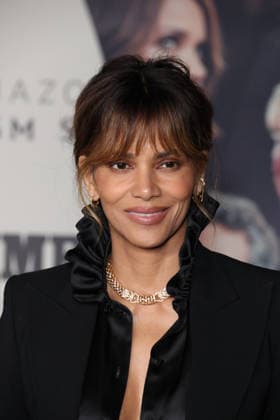 World Premiere Of Amazon MGM Studios Crime 101 in Los Angeles, 10 February 2026 Halle Berry at the World Premiere Of Amazon MGM Studios Crime 101 held at The United Theater on Broadway at STILE Downtown Los Angeles by Kasa in Los Angeles, California, United States on 10 February 2026., Credit:Xavier Collin Avalon USA, California, Los Angeles  Copyright: xXavierxCollinx xAvalonx 1073887432