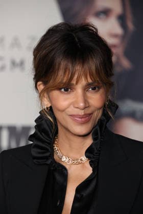 World Premiere Of Amazon MGM Studios Crime 101 in Los Angeles, 10 February 2026 Halle Berry and guest at the World Premiere Of Amazon MGM Studios Crime 101 held at The United Theater on Broadway at STILE Downtown Los Angeles by Kasa in Los Angeles, California, United States on 10 February 2026., Credit:Xavier Collin Avalon USA, California, Los Angeles  Copyright: xXavierxCollinx xAvalonx 1073887456