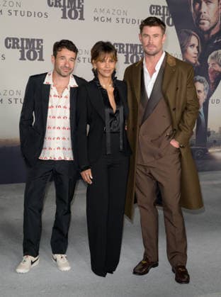 Crime 101 Premiere - Los Angeles, USA LOS ANGELES, USA. February 10, 2026: Bart Layton, Halle Berry & Chris Hemsworth at the premiere for Crime 101 at the United Theatre. Los Angeles CA USA  Copyright: xPaulxSmith Featureflashx