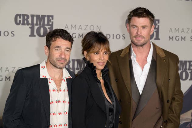 Crime 101 Premiere - Los Angeles, USA LOS ANGELES, USA. February 10, 2026: Bart Layton, Halle Berry & Chris Hemsworth at the premiere for Crime 101 at the United Theatre. Los Angeles CA USA  Copyright: xPaulxSmith Featureflashx