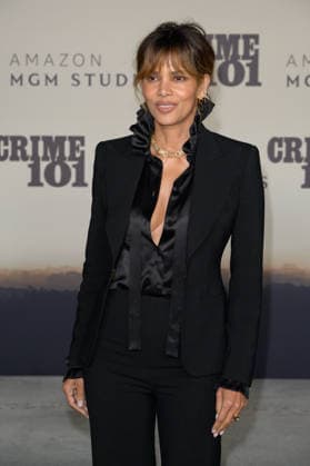 Crime 101 Premiere - Los Angeles, USA LOS ANGELES, USA. February 10, 2026: Halle Berry at the premiere for Crime 101 at the United Theatre. Los Angeles CA USA  Copyright: xPaulxSmith Featureflashx