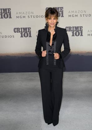 Crime 101 Premiere - Los Angeles, USA LOS ANGELES, USA. February 10, 2026: Halle Berry at the premiere for Crime 101 at the United Theatre. Los Angeles CA USA  Copyright: xPaulxSmith Featureflashx
