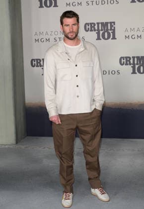 Crime 101 Premiere - Los Angeles, USA LOS ANGELES, USA. February 10, 2026: Liam Hemsworth at the premiere for Crime 101 at the United Theatre. Los Angeles CA USA  Copyright: xPaulxSmith Featureflashx