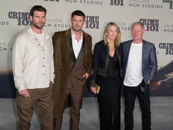 Crime 101 Premiere - Los Angeles, USA LOS ANGELES, USA. February 10, 2026: Liam Hemsworth, Chris Hemsworth & parents Leonie & Craig Hemsworth at the premiere for Crime 101 at the United Theatre. Los Angeles CA USA  Copyright: xPaulxSmith Featureflashx