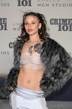 Crime 101 Premiere - Los Angeles, USA LOS ANGELES, USA. February 10, 2026: Eleanor Barnes (Snitchery) at the premiere for Crime 101 at the United Theatre. Los Angeles CA USA  Copyright: xPaulxSmith Featureflashx