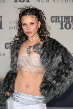 Crime 101 Premiere - Los Angeles, USA LOS ANGELES, USA. February 10, 2026: Eleanor Barnes (Snitchery) at the premiere for Crime 101 at the United Theatre. Los Angeles CA USA  Copyright: xPaulxSmith Featureflashx