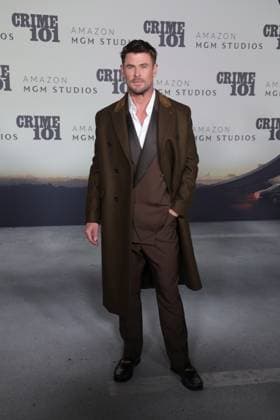 LOS ANGELES, CALIFORNIA FEBRUARY 10 Chris Hemsworth attends the world premiere of Amazon MGM Studios Crime 101 at The United Theater on Broadway on February 10, 2026 in Los Angeles, California Credit AdMedia 452944 2026 02 10  Copyright: xAdMediax STAR_452944_002