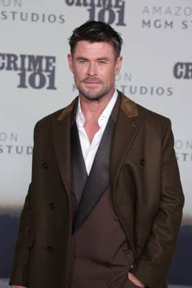 LOS ANGELES, CALIFORNIA FEBRUARY 10 Chris Hemsworth attends the world premiere of Amazon MGM Studios Crime 101 at The United Theater on Broadway on February 10, 2026 in Los Angeles, California Credit AdMedia 452944 2026 02 10  Copyright: xAdMediax STAR_452944_003