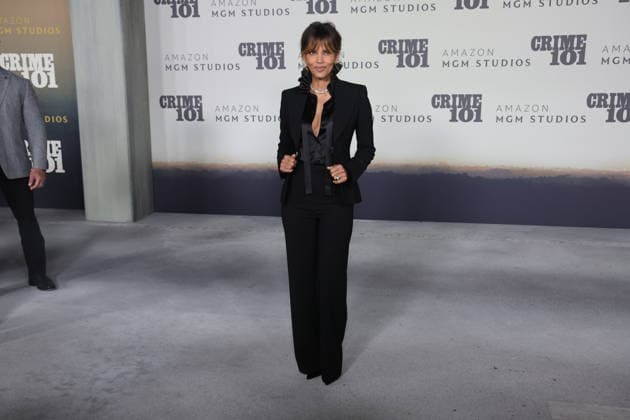 LOS ANGELES, CALIFORNIA FEBRUARY 10 Halle Berry attends the world premiere of Amazon MGM Studios Crime 101 at The United Theater on Broadway on February 10, 2026 in Los Angeles, California Credit AdMedia 452944 2026 02 10  Copyright: xAdMediax STAR_452944_021