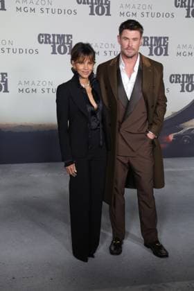 LOS ANGELES, CALIFORNIA FEBRUARY 10 Halle Berry Chris Hemsworth attends the world premiere of Amazon MGM Studios Crime 101 at The United Theater on Broadway on February 10, 2026 in Los Angeles, California Credit AdMedia 452944 2026 02 10  Copyright: xAdMediax STAR_452944_025