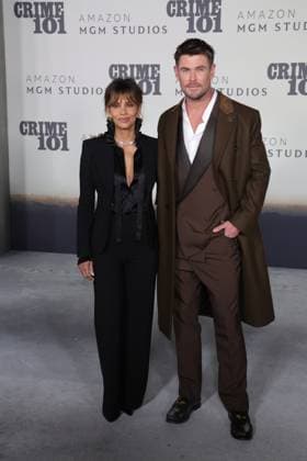 LOS ANGELES, CALIFORNIA FEBRUARY 10 Halle Berry Chris Hemsworth attends the world premiere of Amazon MGM Studios Crime 101 at The United Theater on Broadway on February 10, 2026 in Los Angeles, California Credit AdMedia 452944 2026 02 10  Copyright: xAdMediax STAR_452944_029