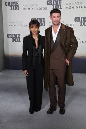 LOS ANGELES, CALIFORNIA FEBRUARY 10 Halle Berry Chris Hemsworth attends the world premiere of Amazon MGM Studios Crime 101 at The United Theater on Broadway on February 10, 2026 in Los Angeles, California Credit AdMedia 452944 2026 02 10  Copyright: xAdMediax STAR_452944_031