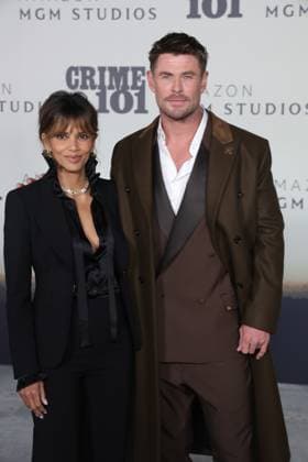LOS ANGELES, CALIFORNIA FEBRUARY 10 Halle Berry Chris Hemsworth attends the world premiere of Amazon MGM Studios Crime 101 at The United Theater on Broadway on February 10, 2026 in Los Angeles, California Credit AdMedia 452944 2026 02 10  Copyright: xAdMediax STAR_452944_032