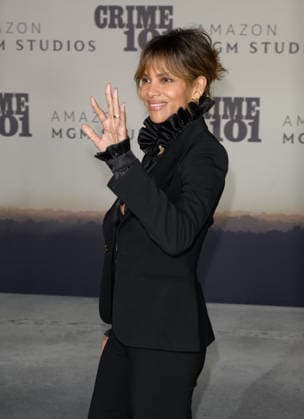LOS ANGELES, USA February 10, 2026 Halle Berry at the premiere for Crime 101 at the United Theatre Picture Paul Smith Featureflash 452949 2026 02 10 CA Los Angeles  Copyright: xPaulxSmithx xFeaturesxFlashx xStarfacex STAR_452949_025