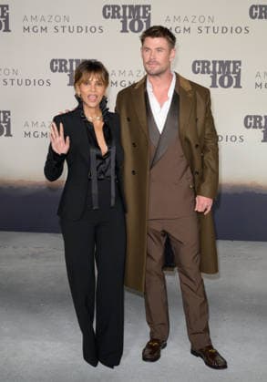 LOS ANGELES, USA February 10, 2026 Halle Berry Chris Hemsworth at the premiere for Crime 101 at the United Theatre Picture Paul Smith Featureflash 452949 2026 02 10 CA Los Angeles  Copyright: xPaulxSmithx xFeaturesxFlashx xStarfacex STAR_452949_027