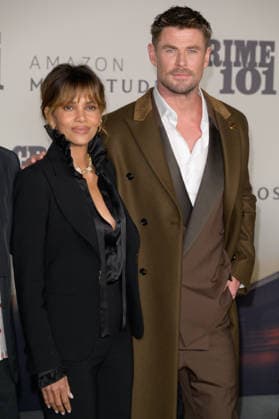 LOS ANGELES, USA February 10, 2026 Halle Berry Chris Hemsworth at the premiere for Crime 101 at the United Theatre Picture Paul Smith Featureflash 452949 2026 02 10 CA Los Angeles  Copyright: xPaulxSmithx xFeaturesxFlashx xStarfacex STAR_452949_035