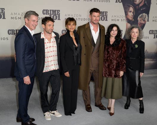 LOS ANGELES, USA February 10, 2026 Mike Hopkins, Bart Layton, Halle Berry, Chris Hemsworth, Sue Kroll Courtenay Valenti at the premiere for Crime 101 at the United Theatre Picture Paul Smith Featureflash 452949 2026 02 10 CA Los Angeles  Copyright: xPaulxSmithx xFeaturesxFlashx xStarfacex STAR_452949_037