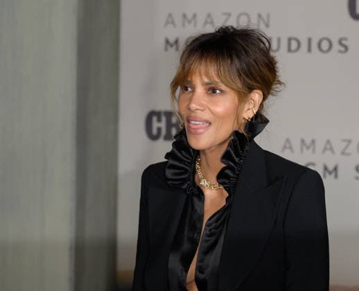 LOS ANGELES, USA February 10, 2026 Halle Berry at the premiere for Crime 101 at the United Theatre Picture Paul Smith Featureflash 452949 2026 02 10 CA Los Angeles  Copyright: xPaulxSmithx xFeaturesxFlashx xStarfacex STAR_452949_046