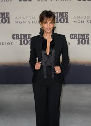 LOS ANGELES, USA February 10, 2026 Halle Berry at the premiere for Crime 101 at the United Theatre Picture Paul Smith Featureflash 452949 2026 02 10 CA Los Angeles  Copyright: xPaulxSmithx xFeaturesxFlashx xStarfacex STAR_452949_050