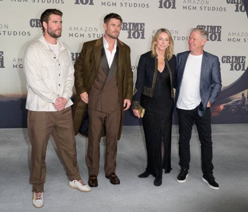 LOS ANGELES, USA February 10, 2026 Liam Hemsworth, Chris Hemsworth parents Leonie Craig Hemsworth at the premiere for Crime 101 at the United Theatre Picture Paul Smith Featureflash 452949 2026 02 10 CA Los Angeles  Copyright: xPaulxSmithx xFeaturesxFlashx xStarfacex STAR_452949_085
