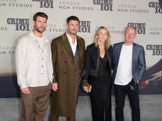 LOS ANGELES, USA February 10, 2026 Liam Hemsworth, Chris Hemsworth parents Leonie Craig Hemsworth at the premiere for Crime 101 at the United Theatre Picture Paul Smith Featureflash 452949 2026 02 10 CA Los Angeles  Copyright: xPaulxSmithx xFeaturesxFlashx xStarfacex STAR_452949_086