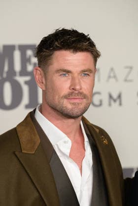 LOS ANGELES, USA February 10, 2026 Chris Hemsworth at the premiere for Crime 101 at the United Theatre Picture Paul Smith Featureflash 452949 2026 02 10 CA Los Angeles  Copyright: xPaulxSmithx xFeaturesxFlashx xStarfacex STAR_452949_090