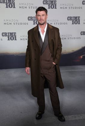 10 February, 2026 - Los Angeles, California - Chris Hemsworth. World Premiere Of Amazon MGM Studios Crime 101 held at The United Theater on Broadway, in Los Angeles. Los Angeles USA  - ZUMAa123 20260210_zaa_a123_133 Copyright: xADx