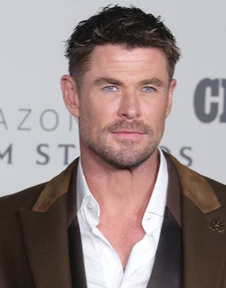 10 February, 2026 - Los Angeles, California - Chris Hemsworth. World Premiere Of Amazon MGM Studios Crime 101 held at The United Theater on Broadway, in Los Angeles. Los Angeles USA  - ZUMAa123 20260210_zaa_a123_145 Copyright: xADx