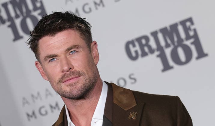 10 February, 2026 - Los Angeles, California - Chris Hemsworth. World Premiere Of Amazon MGM Studios Crime 101 held at The United Theater on Broadway, in Los Angeles. Los Angeles USA  - ZUMAa123 20260210_zaa_a123_163 Copyright: xADx