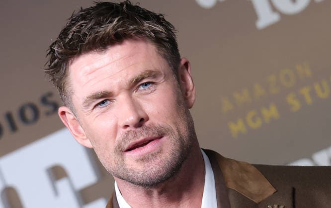 10 February, 2026 - Los Angeles, California - Chris Hemsworth. World Premiere Of Amazon MGM Studios Crime 101 held at The United Theater on Broadway, in Los Angeles. Los Angeles USA - ZUMAa123 20260210_zaa_a123_132 Copyright: xADx
