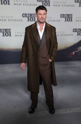 10 February, 2026 - Los Angeles, California - Chris Hemsworth. World Premiere Of Amazon MGM Studios Crime 101 held at The United Theater on Broadway, in Los Angeles. Los Angeles USA - ZUMAa123 20260210_zaa_a123_173 Copyright: xADx
