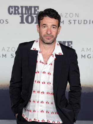 10 February, 2026 - Los Angeles, California - Bart Layton. World Premiere Of Amazon MGM Studios Crime 101 held at The United Theater on Broadway, in Los Angeles. Los Angeles USA  - ZUMAa123 20260210_zaa_a123_197 Copyright: xADx