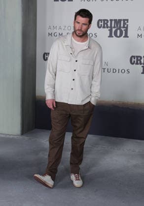 10 February, 2026 - Los Angeles, California -Chris Hemsworth. World Premiere Of Amazon MGM Studios Crime 101 held at The United Theater on Broadway, in Los Angeles. Los Angeles USA  - ZUMAa123 20260210_zaa_a123_200 Copyright: xADx