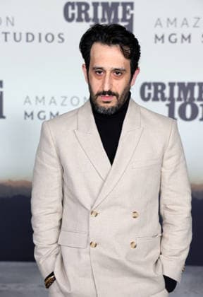 10 February, 2026 - Los Angeles, California. - Payam Banifaz, World Premiere Of Amazon MGM Studios Crime 101 held at The United Theater on Broadway, in Los Angeles. Los Angeles USA - ZUMAa123 20260210_zaa_a123_150 Copyright: xADx