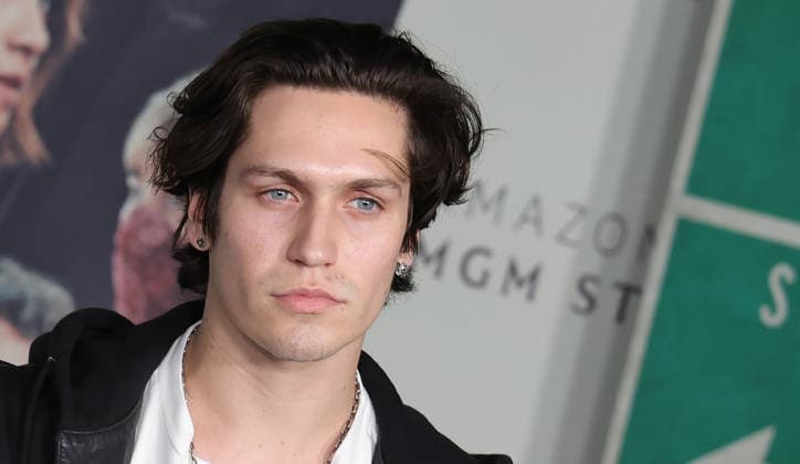 10 February, 2026 - Los Angeles, California. - Chase Hudson World Premiere Of Amazon MGM Studios Crime 101 held at The United Theater on Broadway, in Los Angeles. Los Angeles USA  - ZUMAa123 20260210_zaa_a123_220 Copyright: xADx