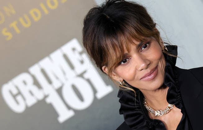10 February, 2026 - Los Angeles, California -Halle Berry. World Premiere Of Amazon MGM Studios Crime 101 held at The United Theater on Broadway, in Los Angeles. Los Angeles USA - ZUMAa123 20260210_zaa_a123_165 Copyright: xADx