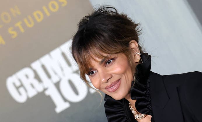 10 February, 2026 - Los Angeles, California -Halle Berry. World Premiere Of Amazon MGM Studios Crime 101 held at The United Theater on Broadway, in Los Angeles. Los Angeles USA - ZUMAa123 20260210_zaa_a123_186 Copyright: xADx