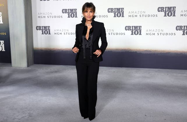 10 February, 2026 - Los Angeles, California -Halle Berry. World Premiere Of Amazon MGM Studios Crime 101 held at The United Theater on Broadway, in Los Angeles. Los Angeles USA - ZUMAa123 20260210_zaa_a123_198 Copyright: xADx
