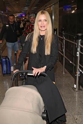 Mirja du Mont at the return of the jungle camp candidates from the RTL reality TV show Ich bin ein Star holt mich hier raus aus Australien at Frankfurt am Main Airport Frankfurt, 11 02 2026 Foto:xAgenturxWehnertx xGränzdörferx xFuturexImagex dschungel_rueckkehr_6201