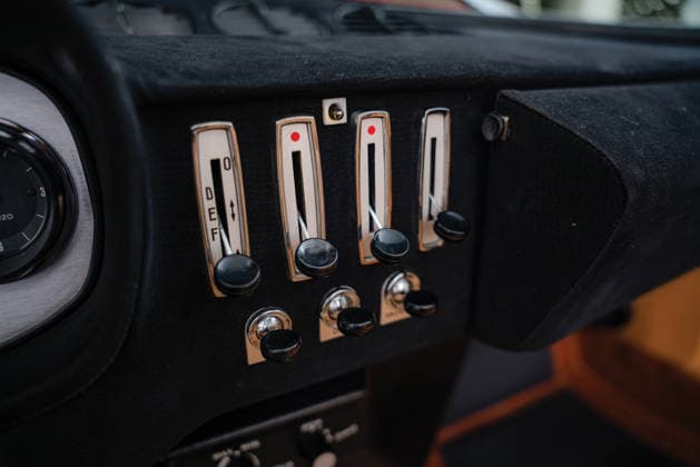 Vintage Hollywood Ferrari that featured in A Star is Born heads under the hammer at estimated £1.9m Story from Jam Press (Hollywood Ferrari Sale) Pictured: The 1971 Ferrari 365 GTB 4 Daytona Spider by Scaglietti. Vintage Hollywood Ferrari that featured in A Star is Born heads under the hammer at estimated £1.9m A vintage Hollywood Ferrari that featured in ‘A Star is Born’ heads under the hammer at an estimated £1.9m. This breathtaking 1971 Ferrari 365 GTB 4 Daytona Spider by Scaglietti presents a unique chance at owning a part of silver screen history. The motor is believed to have appeared in both A Star Is Born, featuring Kris Kristofferson and Barbra Streisand, and The Gumball in 1976. The 55-year-old ride was formerly owned by  Copyright: xJamxPress CourtesyxofxRMxSotheby s