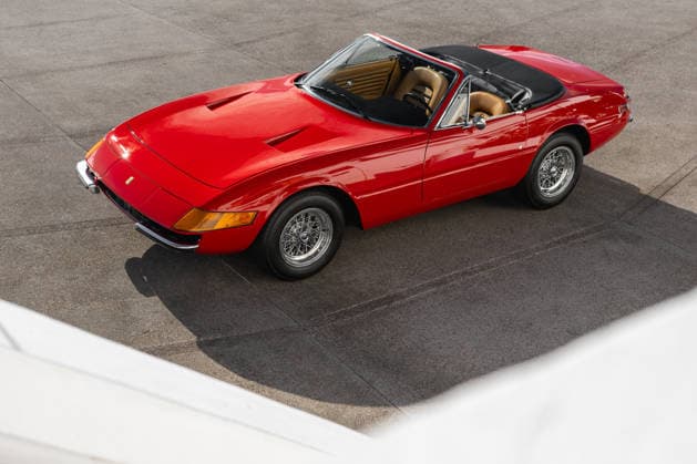 Vintage Hollywood Ferrari that featured in A Star is Born heads under the hammer at estimated £1.9m Story from Jam Press (Hollywood Ferrari Sale) Pictured: The 1971 Ferrari 365 GTB 4 Daytona Spider by Scaglietti. Vintage Hollywood Ferrari that featured in A Star is Born heads under the hammer at estimated £1.9m A vintage Hollywood Ferrari that featured in ‘A Star is Born’ heads under the hammer at an estimated £1.9m. This breathtaking 1971 Ferrari 365 GTB 4 Daytona Spider by Scaglietti presents a unique chance at owning a part of silver screen history. The motor is believed to have appeared in both A Star Is Born, featuring Kris Kristofferson and Barbra Streisand, and The Gumball in 1976. The 55-year-old ride was formerly owned by  Copyright: xJamxPress CourtesyxofxRMxSotheby s