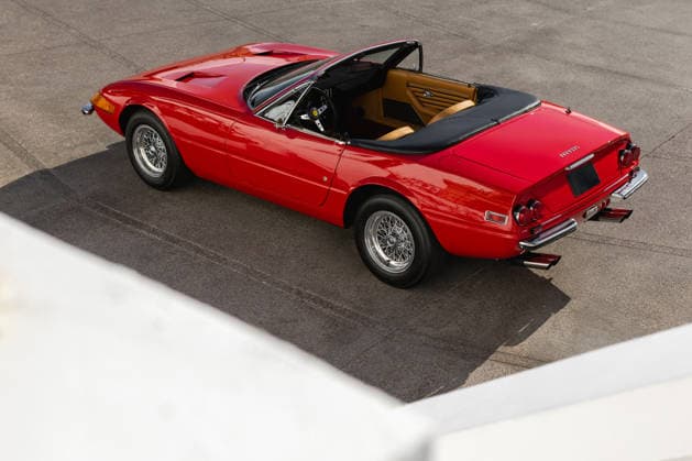 Vintage Hollywood Ferrari that featured in A Star is Born heads under the hammer at estimated £1.9m Story from Jam Press (Hollywood Ferrari Sale) Pictured: The 1971 Ferrari 365 GTB 4 Daytona Spider by Scaglietti. Vintage Hollywood Ferrari that featured in A Star is Born heads under the hammer at estimated £1.9m A vintage Hollywood Ferrari that featured in ‘A Star is Born’ heads under the hammer at an estimated £1.9m. This breathtaking 1971 Ferrari 365 GTB 4 Daytona Spider by Scaglietti presents a unique chance at owning a part of silver screen history. The motor is believed to have appeared in both A Star Is Born, featuring Kris Kristofferson and Barbra Streisand, and The Gumball in 1976. The 55-year-old ride was formerly owned by  Copyright: xJamxPress CourtesyxofxRMxSotheby s