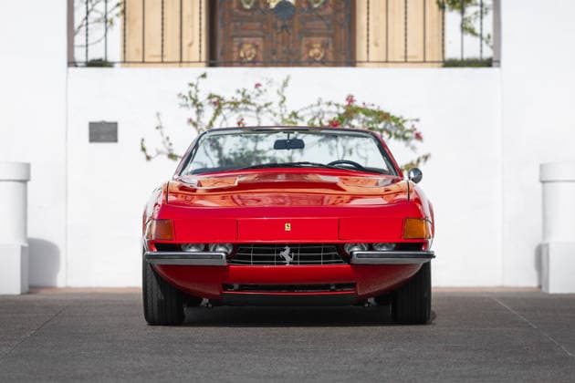 Vintage Hollywood Ferrari that featured in A Star is Born heads under the hammer at estimated £1.9m Story from Jam Press (Hollywood Ferrari Sale) Pictured: The 1971 Ferrari 365 GTB 4 Daytona Spider by Scaglietti. Vintage Hollywood Ferrari that featured in A Star is Born heads under the hammer at estimated £1.9m A vintage Hollywood Ferrari that featured in ‘A Star is Born’ heads under the hammer at an estimated £1.9m. This breathtaking 1971 Ferrari 365 GTB 4 Daytona Spider by Scaglietti presents a unique chance at owning a part of silver screen history. The motor is believed to have appeared in both A Star Is Born, featuring Kris Kristofferson and Barbra Streisand, and The Gumball in 1976. The 55-year-old ride was formerly owned by  Copyright: xJamxPress CourtesyxofxRMxSotheby s