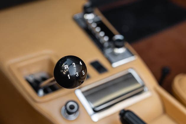 Vintage Hollywood Ferrari that featured in A Star is Born heads under the hammer at estimated £1.9m Story from Jam Press (Hollywood Ferrari Sale) Pictured: The 1971 Ferrari 365 GTB 4 Daytona Spider by Scaglietti. Vintage Hollywood Ferrari that featured in A Star is Born heads under the hammer at estimated £1.9m A vintage Hollywood Ferrari that featured in ‘A Star is Born’ heads under the hammer at an estimated £1.9m. This breathtaking 1971 Ferrari 365 GTB 4 Daytona Spider by Scaglietti presents a unique chance at owning a part of silver screen history. The motor is believed to have appeared in both A Star Is Born, featuring Kris Kristofferson and Barbra Streisand, and The Gumball in 1976. The 55-year-old ride was formerly owned by  Copyright: xJamxPress CourtesyxofxRMxSotheby s